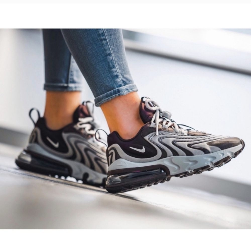 Nike max 270 react eng CK 2595 600 Burgundy Ash. New without tag
